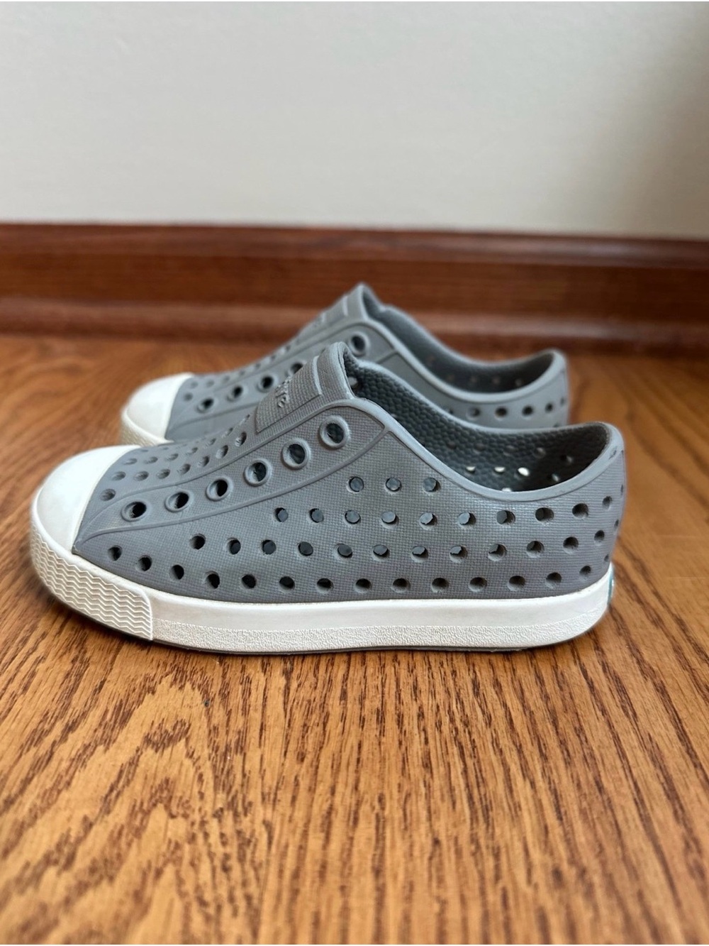 Native Jefferson Shoes Kids C7 Gray Slip-On